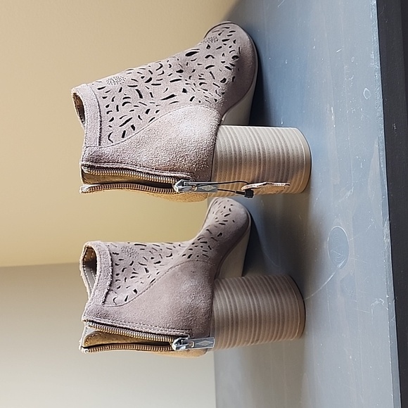 Open Toe Booties - Picture 3 of 6